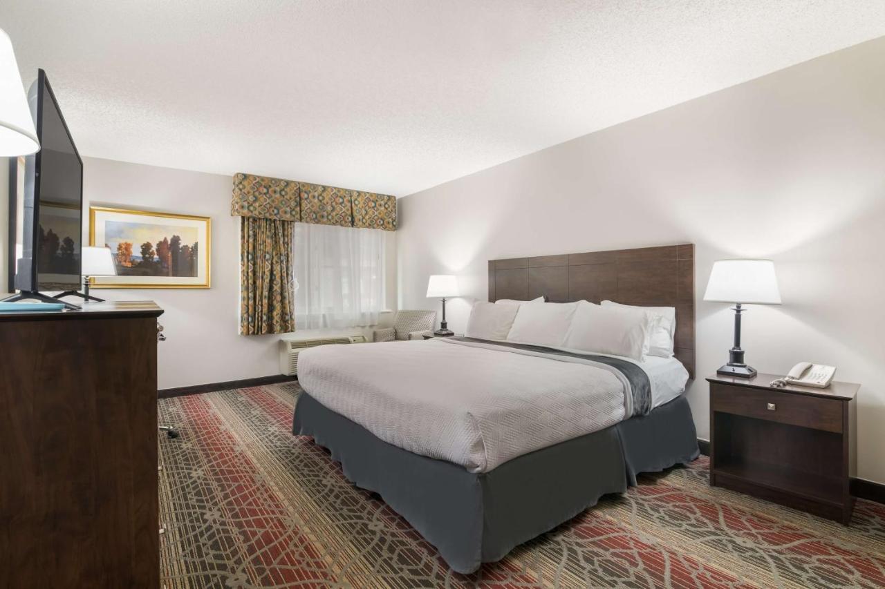 Hotel Western Saranac 3*