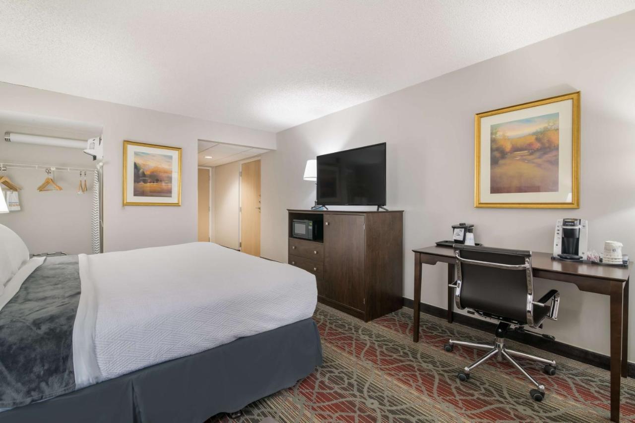 Western Saranac 3*